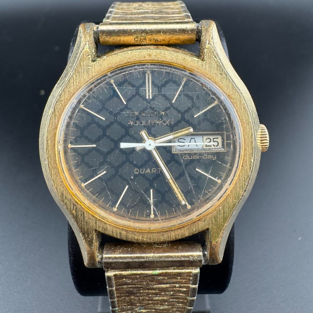 Vintage Bulova Accutron Quartz Dual Day Gold Tone Watch